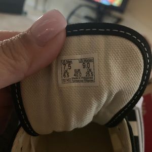 VANS Brand new Woman’s size 9/men’s size 7.5